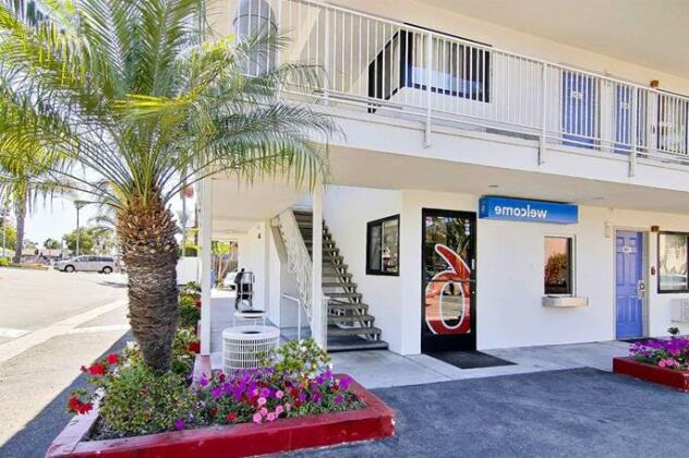 Motel 6 Santa Barbara-State - Photo3