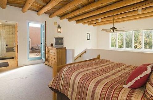 Alameda Loft - Two Bedroom Cabin - Photo3