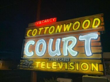 Cottonwood Court