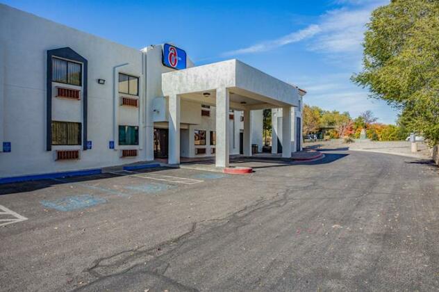 Motel 6 Santa Fe Central - Photo3