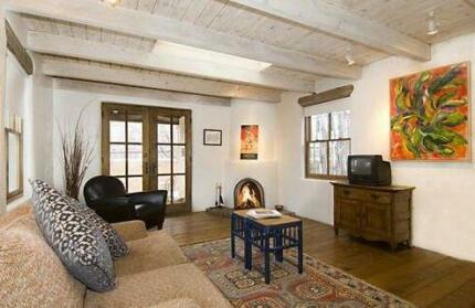 Old Santa Fe Charm Guest House One-bedroom Holiday Home