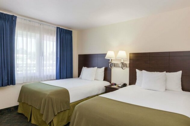 Days Inn by Wyndham Santa Maria - Photo2