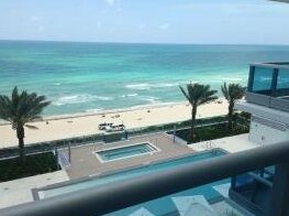 Pelican Stay Furnished Suites Near La Beaches - Photo5