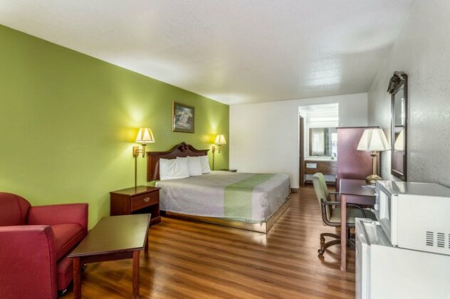Rodeway Inn Santa Rosa - Photo2