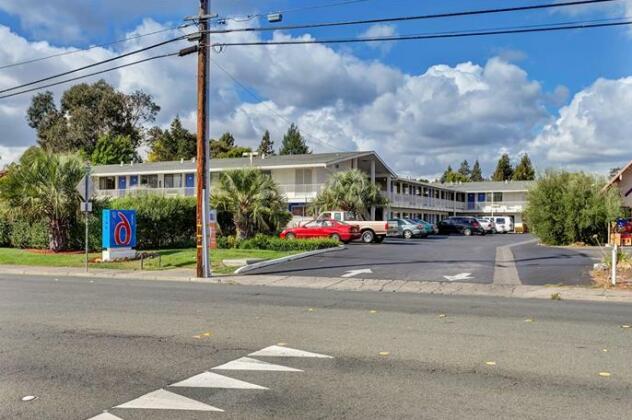 Motel 6 Santa Rosa South California - Photo4