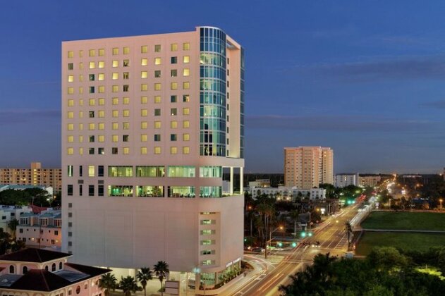 Embassy Suites By Hilton Sarasota - Photo2