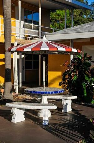 Regency Inn & Suites Sarasota - Photo3