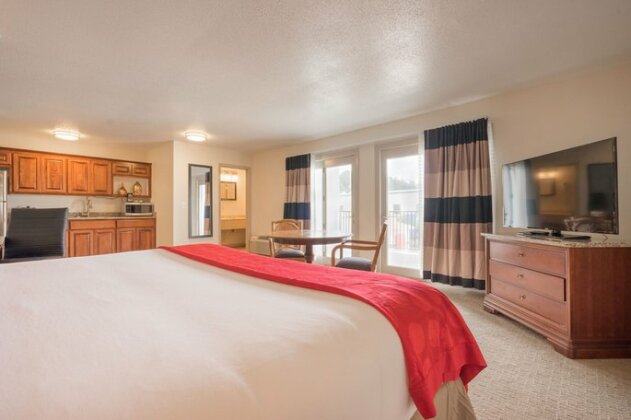 Cottonwood Suites Savannah Hotel & Conference Center - Photo2