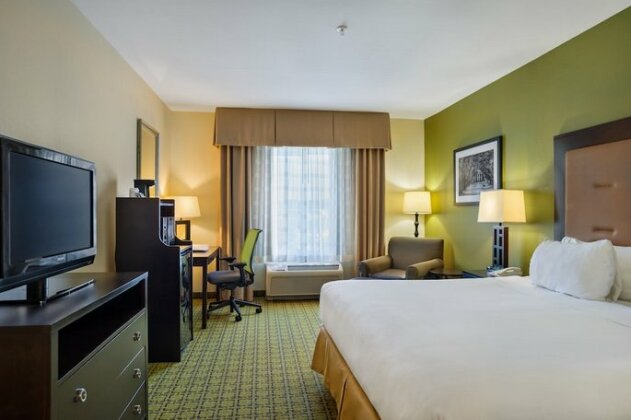 Holiday Inn Express Hotel & Suites Savannah Midtown - Photo4