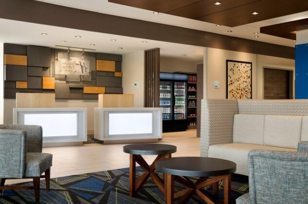 Holiday Inn Express & Suites - Savannah W - Chatham Parkway - Photo3