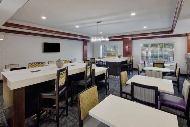 La Quinta Inn & Suites Savannah Airport - Pooler - Photo3
