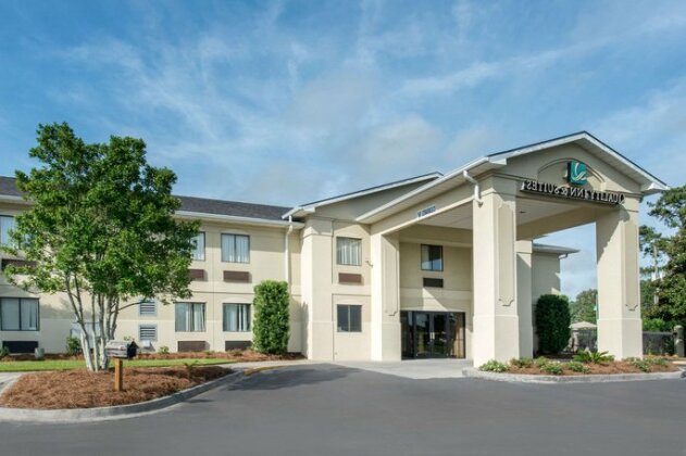 Quality Inn & Suites Savannah North - Photo2