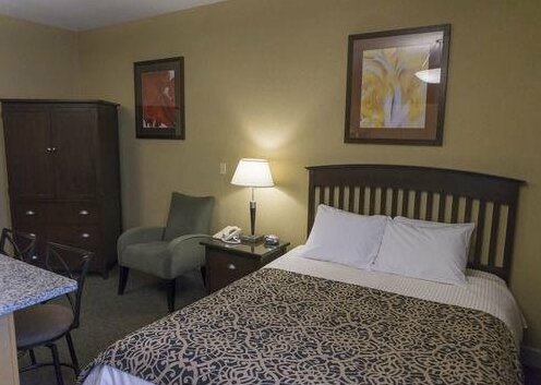 The Parker Inn and Suites - Photo3