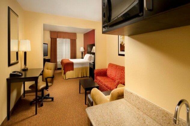 Holiday Inn Express & Suites Schererville - Photo5