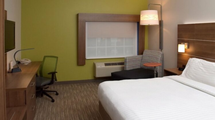 Holiday Inn Express Mount Pleasant- Scottdale - Photo5