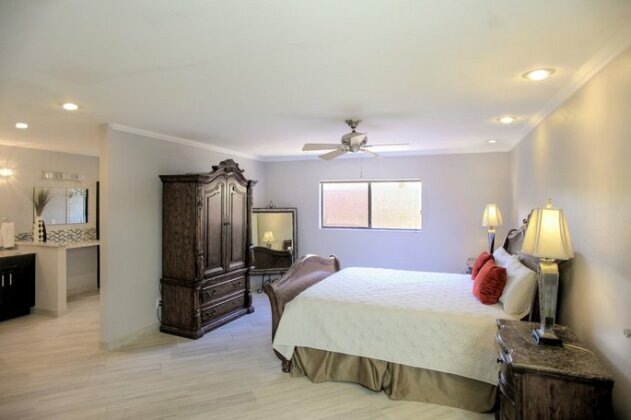 Avalon - 4 Bedroom Home - Scottsdale - Photo4