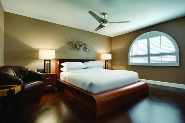 Embassy Suites by Hilton Scottsdale Resort - Photo3
