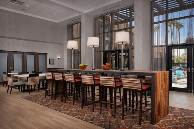 Hampton Inn & Suites Scottsdale On Shea Blvd - Photo2
