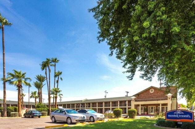 Howard Johnson by Wyndham Scottsdale Old Town - Photo2