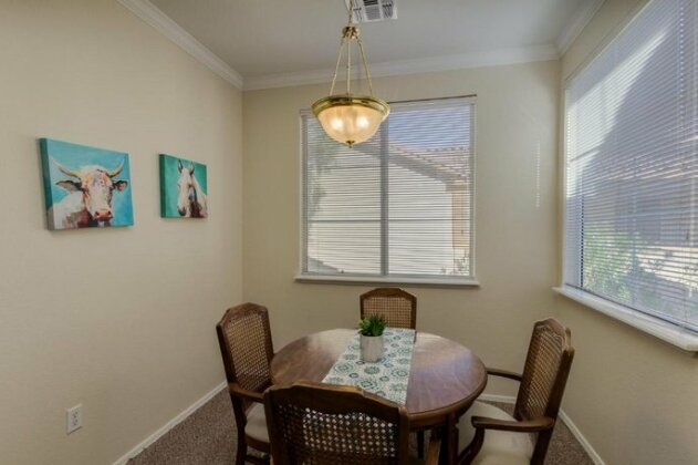 Miler Road 201a 2 Bedrooms 2 Bathrooms Townhouse - Photo2