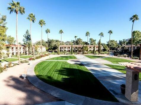 Scottsdale Plaza Resort - Photo2