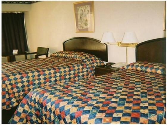Red Carpet Inn and Suites Scranton - Photo3