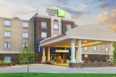 Holiday Inn Express & Suites Searcy - Photo2