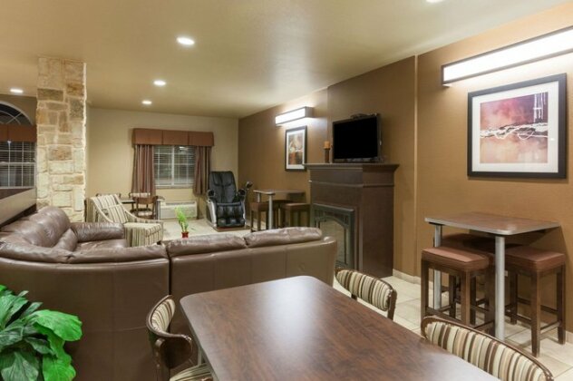 Microtel Inn & Suites by Wyndham Searcy - Photo2