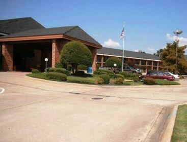 Quality Inn & Suites Searcy I-67