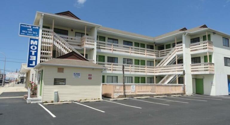 Sea Palace Motel