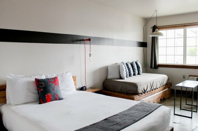 Ashore Hotel - Photo2