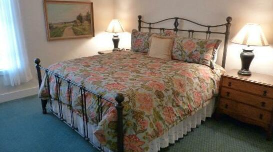 Gilbert Inn - Photo2