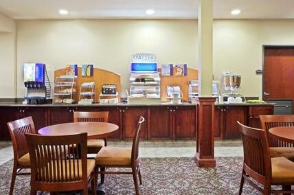 Holiday Inn Express Hotel & Suites Seaside Convention Center - Photo5