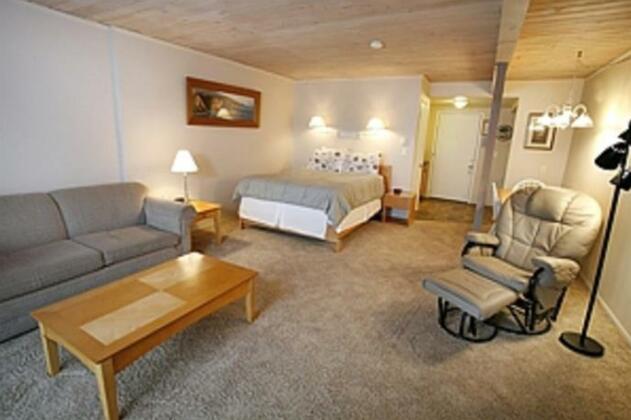 Lanai at the Cove - Photo3