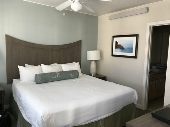 Luxury All-Suite Beach Front Resort - Photo4