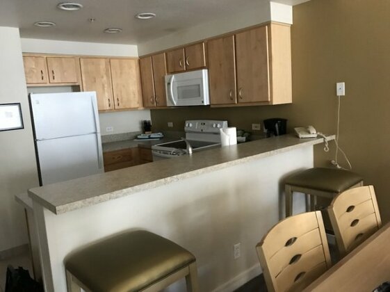 Luxury All-Suite Beach Front Resort - Photo5