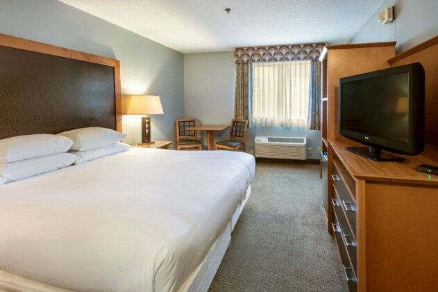 Red Lion Inn & Suites Seaside - Photo4