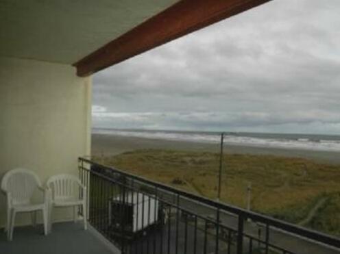 RedAwning Seaside Beach Club 303 - Photo3