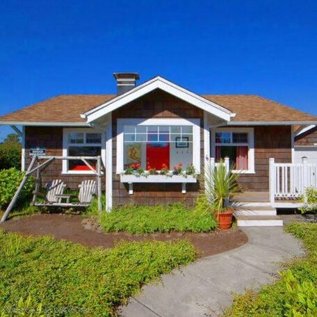 Seaside Vacation Homes - Photo3