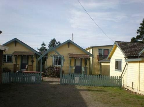 Seaview Motel & Cottages - Photo2