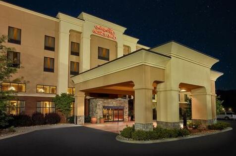 Hampton Inn & Suites Sevierville at Stadium Drive - Photo2