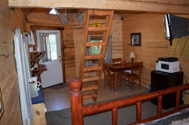 Alaska Creekside Cabins - Photo5