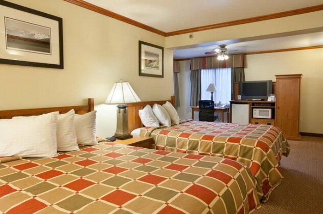 Best Western Plus Edgewater Hotel - Photo2