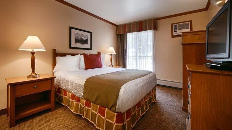 Best Western Plus Edgewater Hotel - Photo3