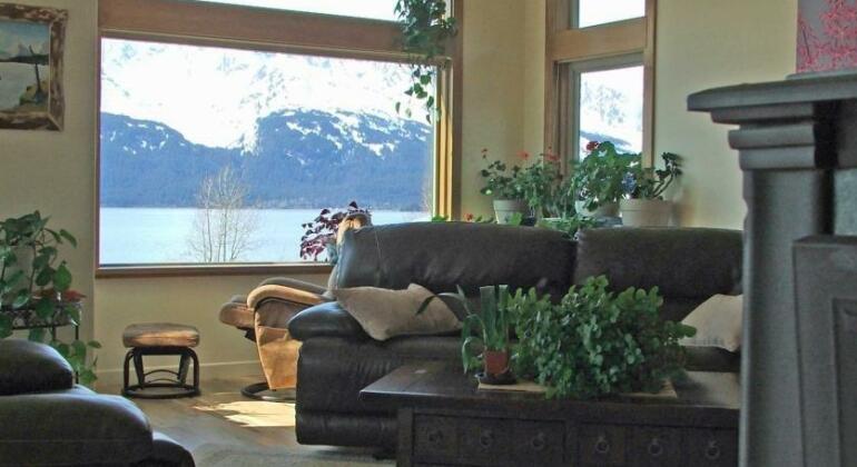 Seward Front Row Bed and Breakfast - Photo5