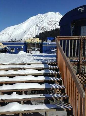 Whistle Stop Lodging - Photo5