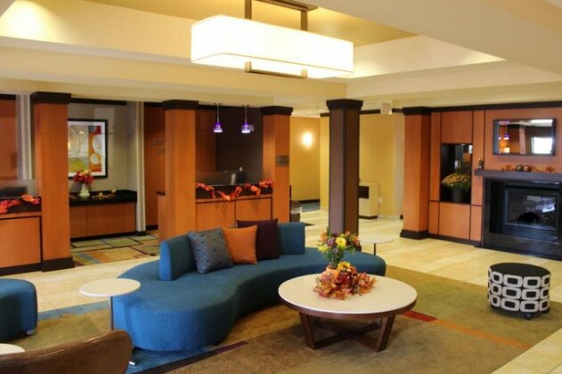 Fairfield Inn and Suites by Marriott Seymour - Photo3