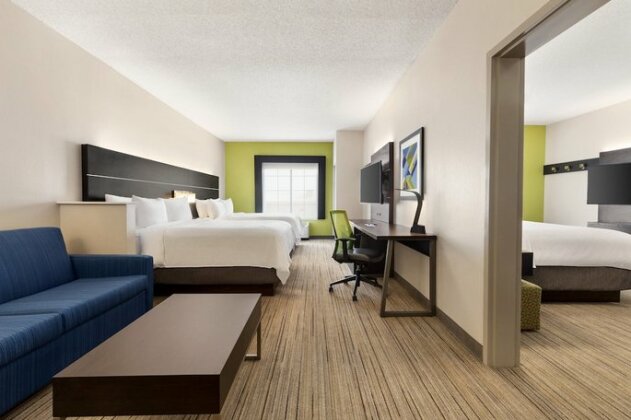 Holiday Inn Express Hotel & Suites Shawnee I-40 - Photo5