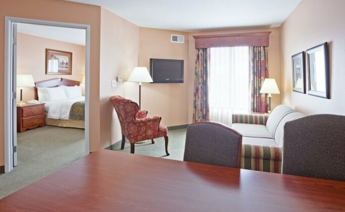 Grandstay Residential Suites Hotel - Sheboygan - Photo4