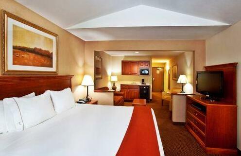 Holiday Inn Express & Suites Sheldon - Photo5